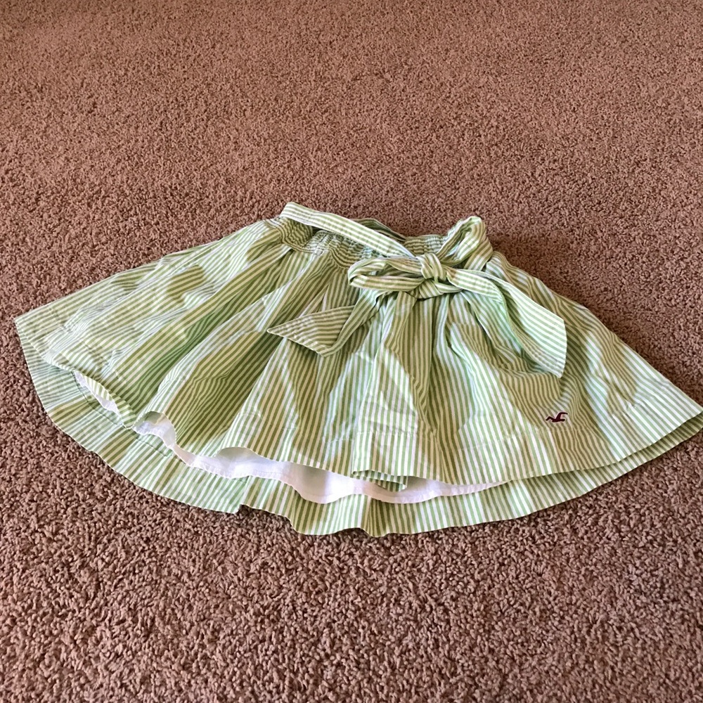 Like-new striped skirt!