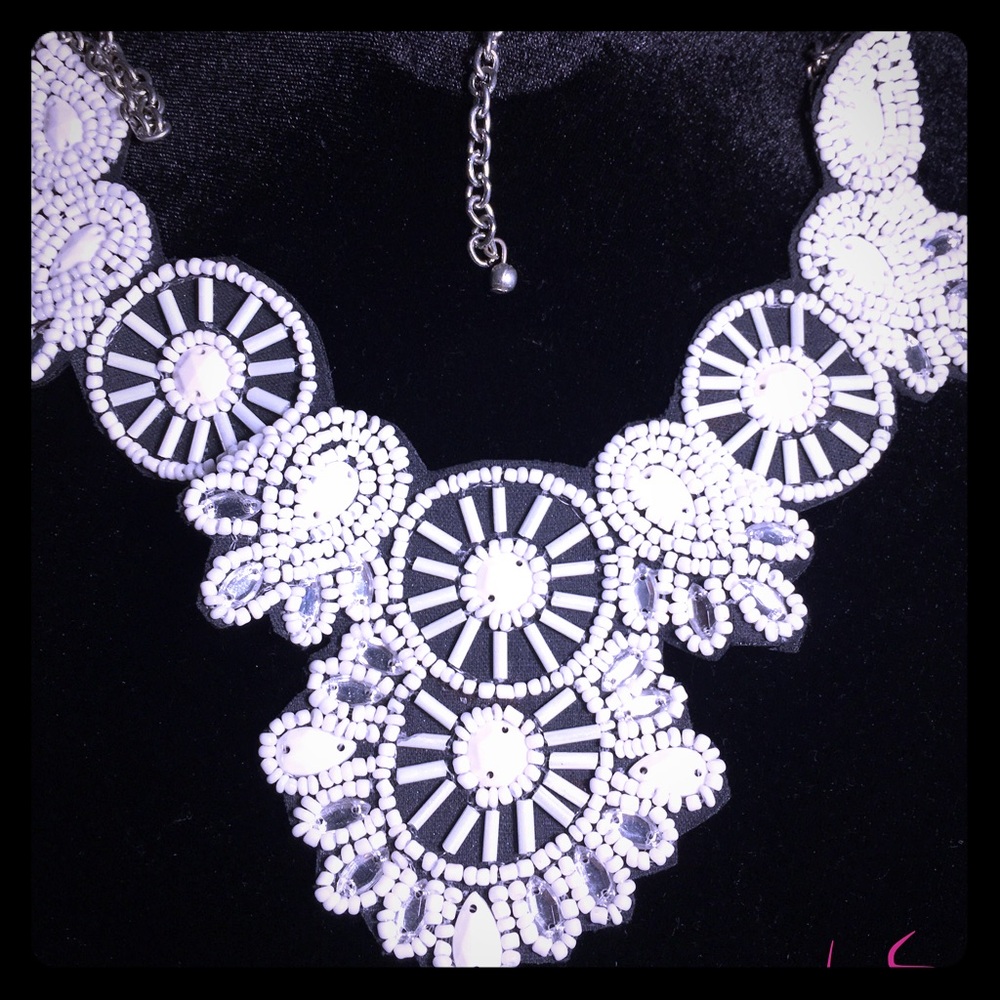 White beaded detail necklace