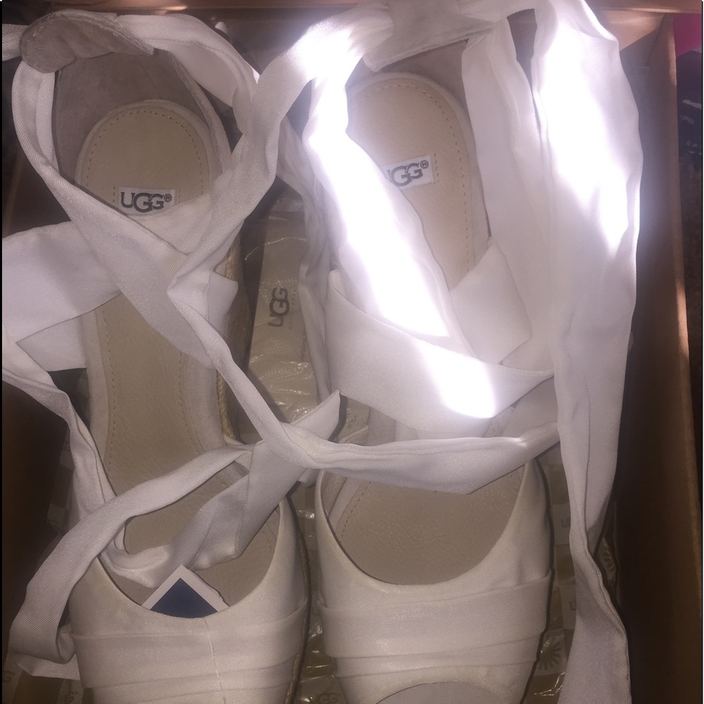 Uggs White wedges size 10