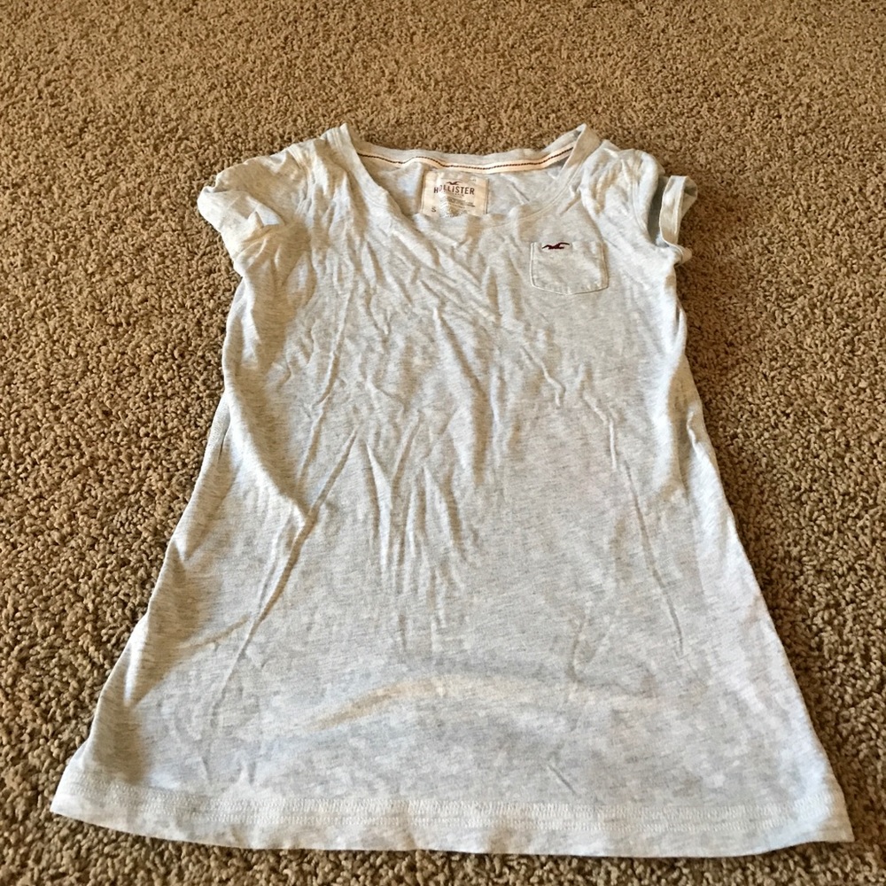 Gray white t-shirt with breast pocket!