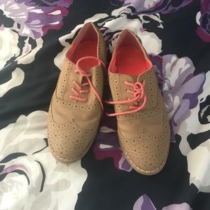 GAP OXFORDS