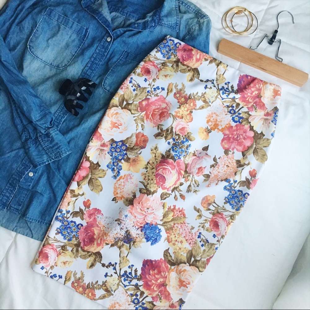 Floral midi pencil skirt