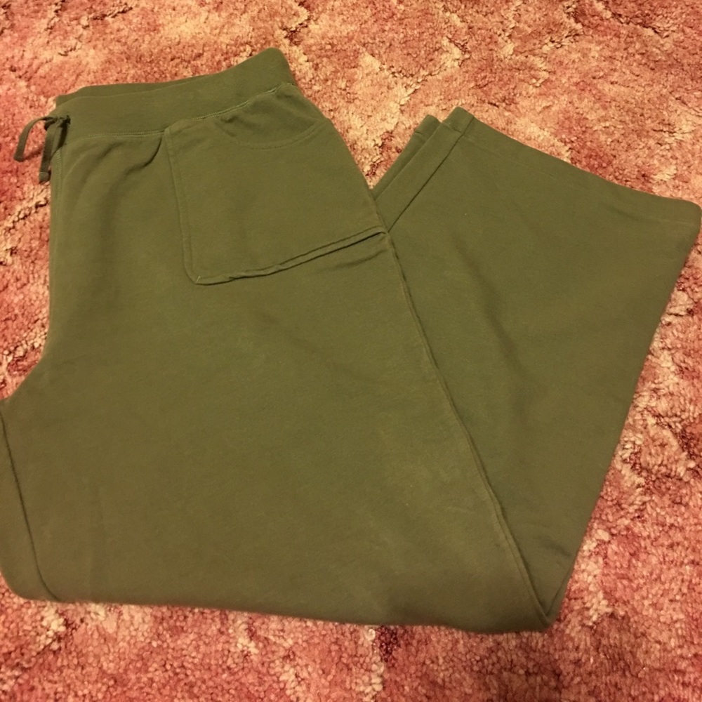 Green long pants