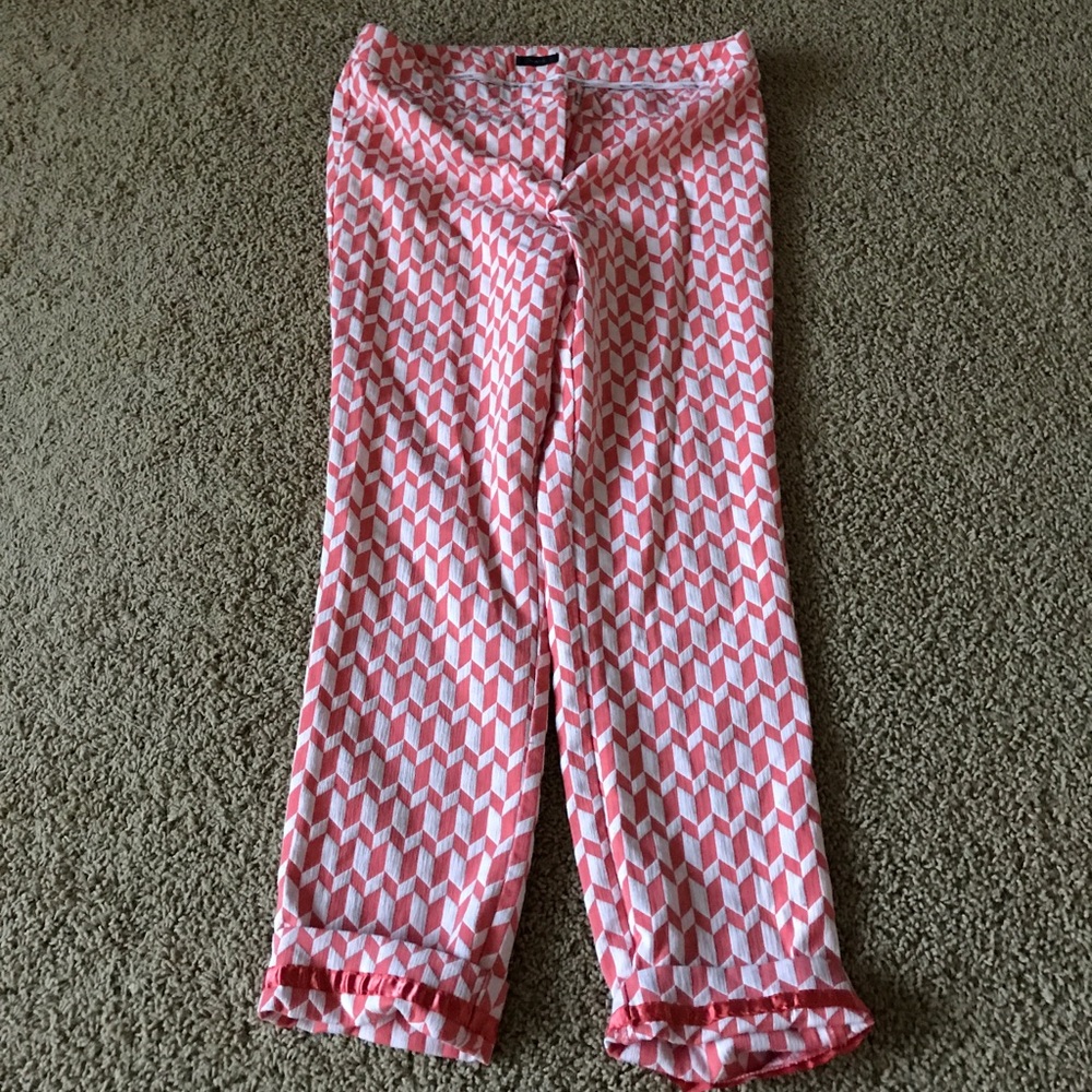 Slim-fit cropped printed pants, perfect for work!