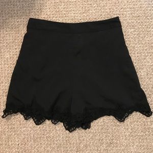 High waisted shorts with lace trim
