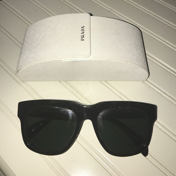 Prada black sunglasses - Picture 1 of 4