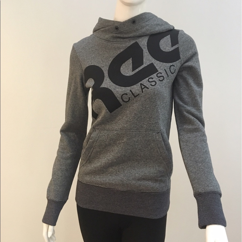 Comfy Hooded Sweatshirt!! NWT!!