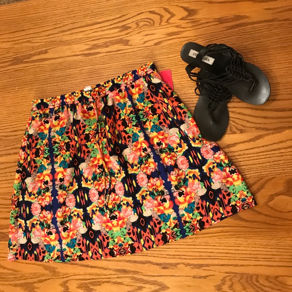 🔥NWT Xhilaration Multi Color skirt
