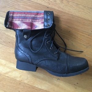 Combat boots Combat boots