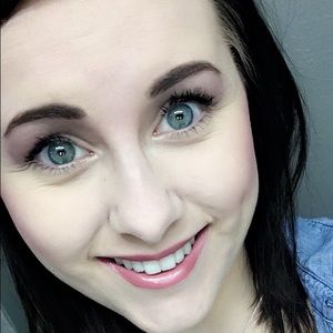 Meet your Posher, Caitlyn