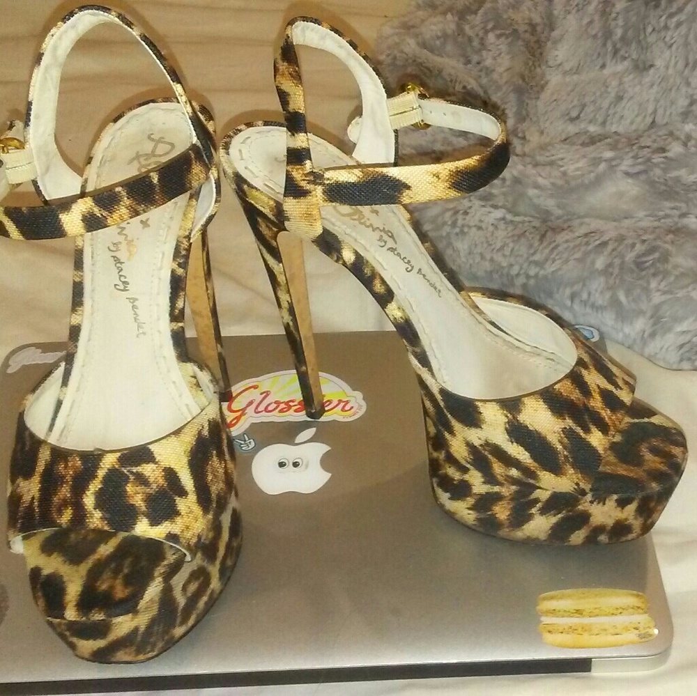 Alice + Olivia Lena Leopard Print Canvas Platfo