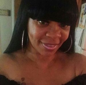 Meet your Posher, Raquel