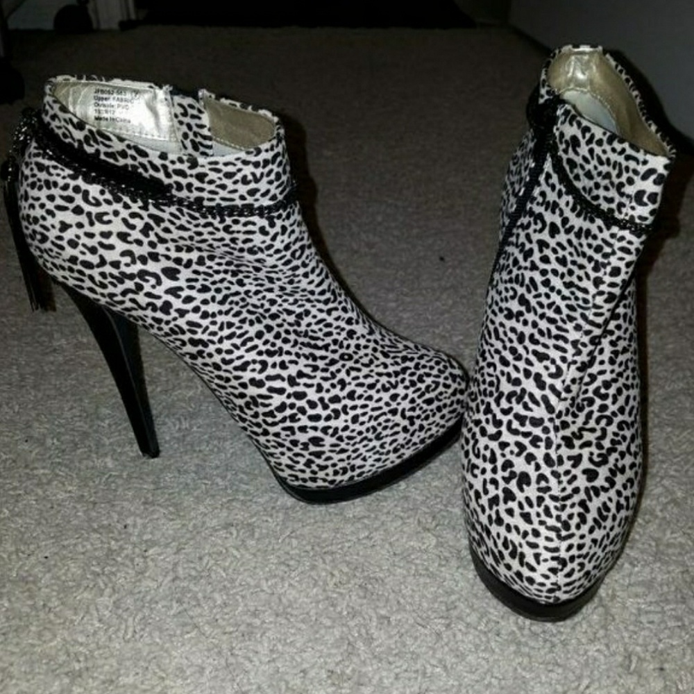 Sexy Snow Leopard High Heels