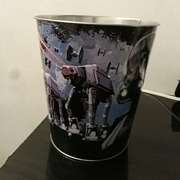 Star Wars Rogue One Collectors Popcorn Tin - Picture 2 of 2