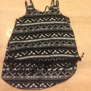 Black & white summer top.