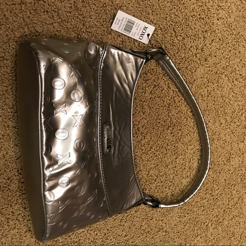 New silver purse with tags!