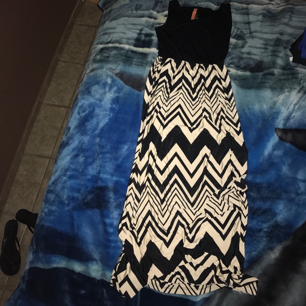 Cute pattern dress 🖤