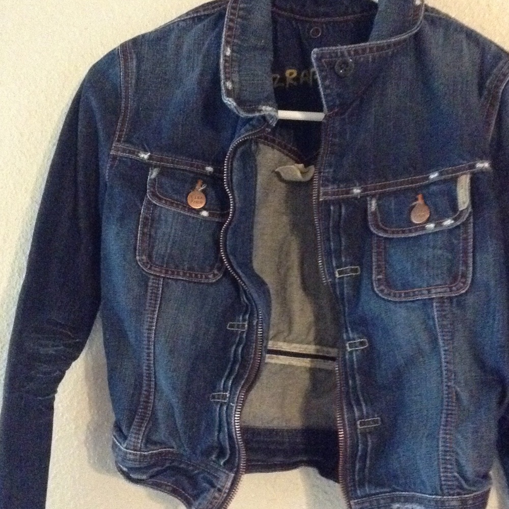 Distressed jean jacket - Picture 2 of 6