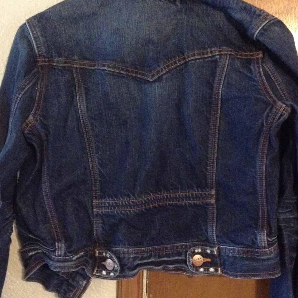 Distressed jean jacket - Picture 5 of 6