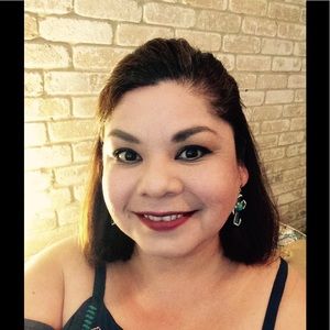 Meet your Posher, Ana