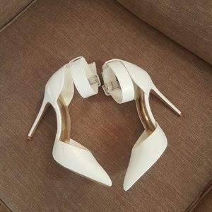 Shoe Republic LA white heels