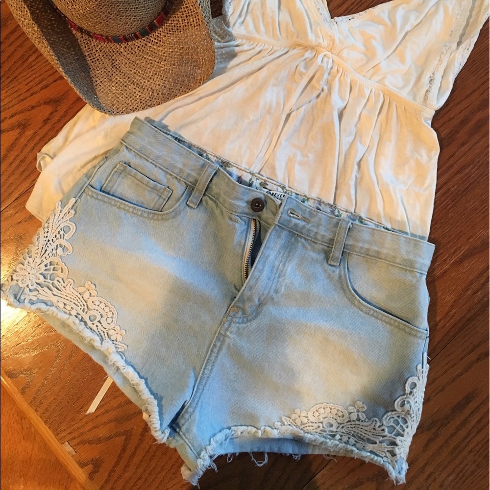 Forever 22 lace trimmed denim shorts size 28