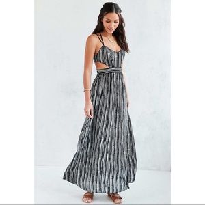 🆕NWOT! Ecote Hannah Strappy-Back Maxi Dress