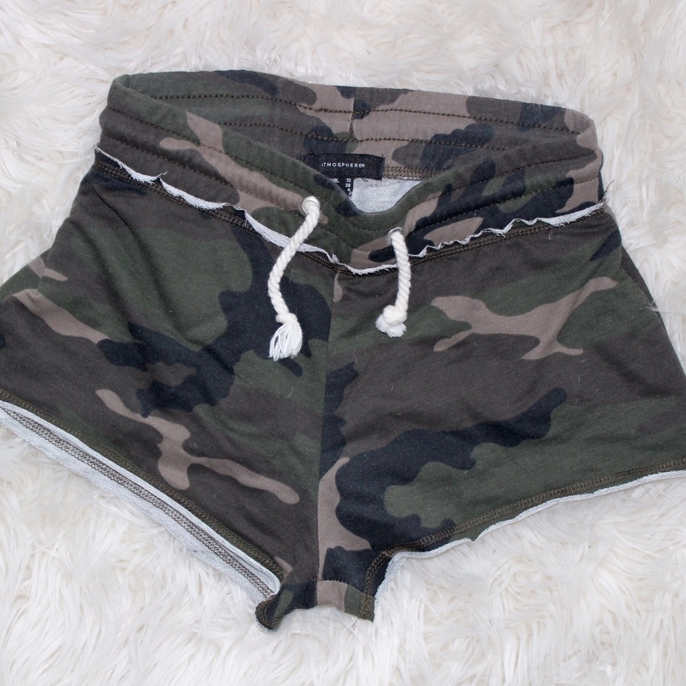 Cute & comfy camo shorts!!! ✌🏻️
