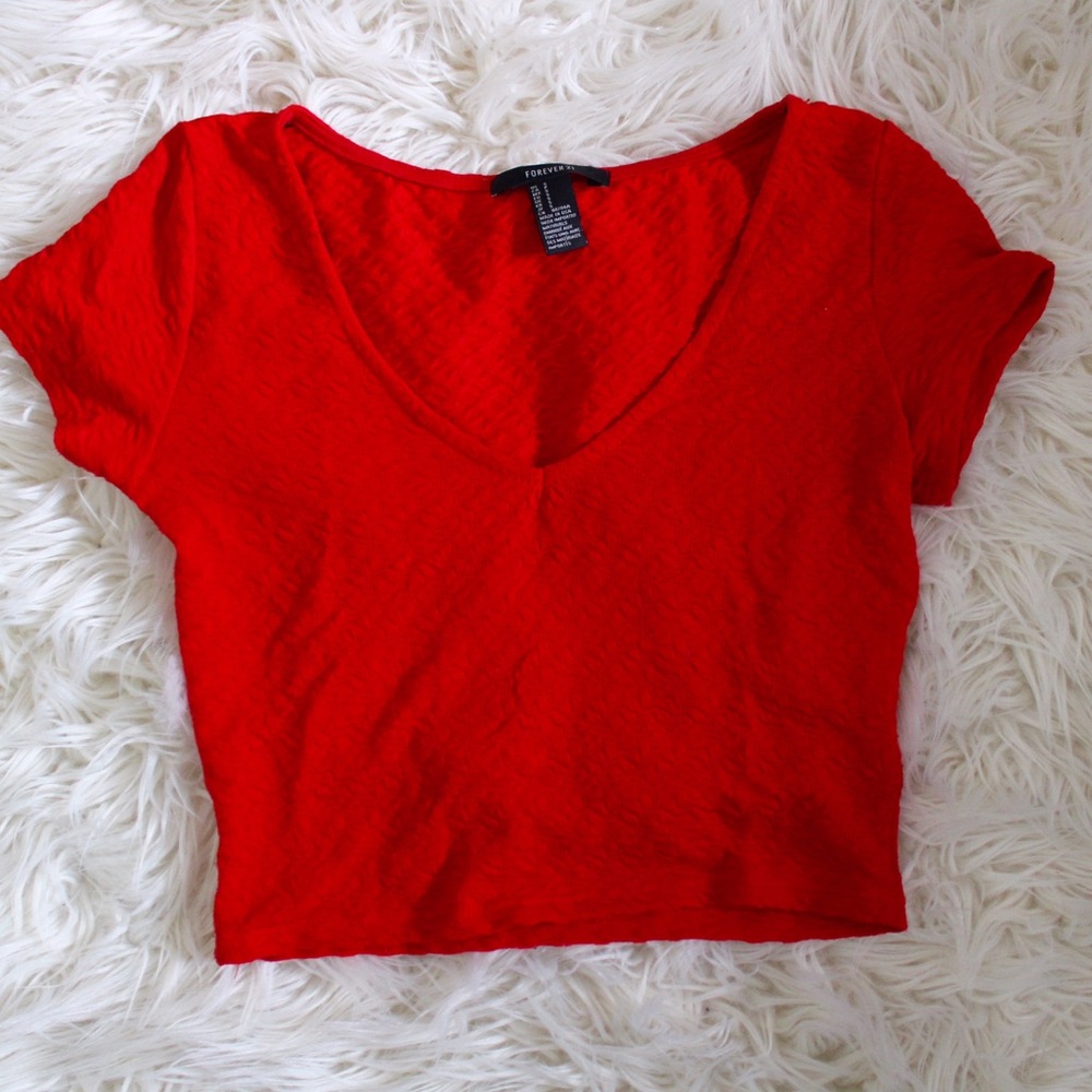 Red crop top 🌹