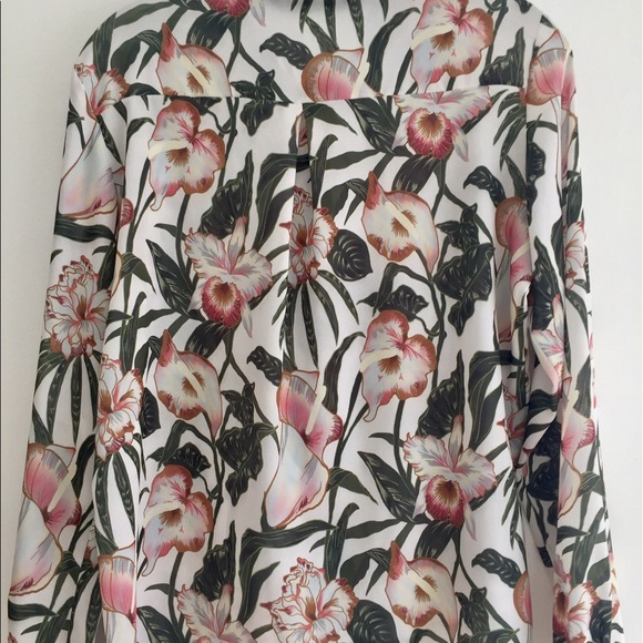 Zara Button Down Flowered Top - Picture 2 of 3