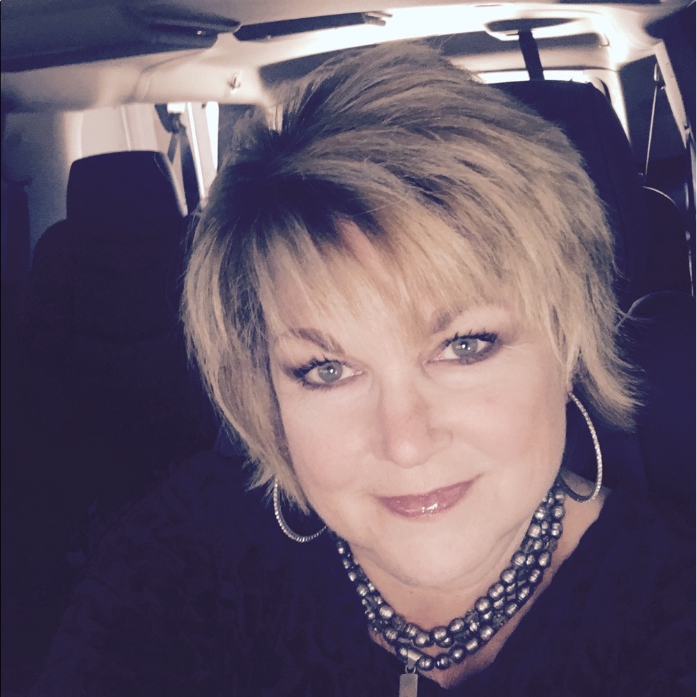 Meet your Posher, Lisa