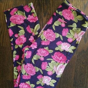 Rose Leggings(Not Lularoe)