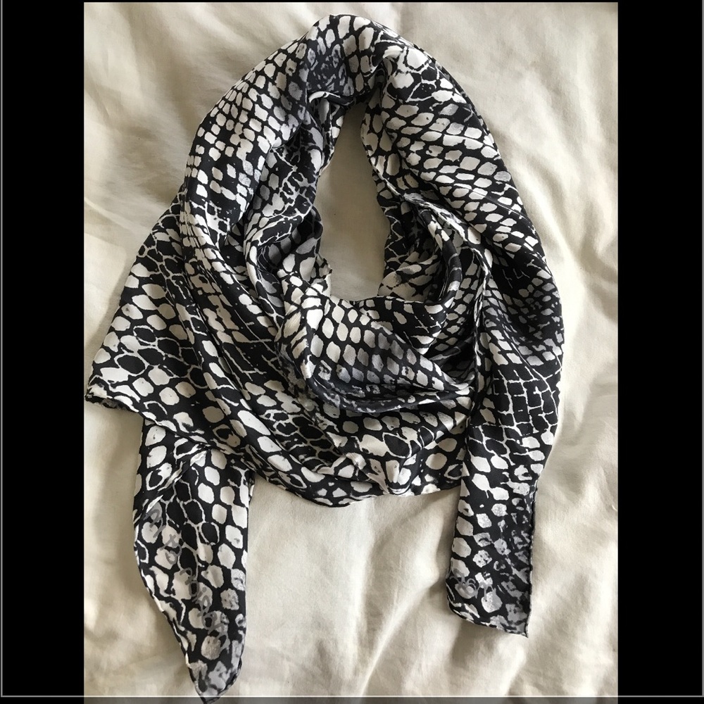 Black and White Patterned Silk Scarf