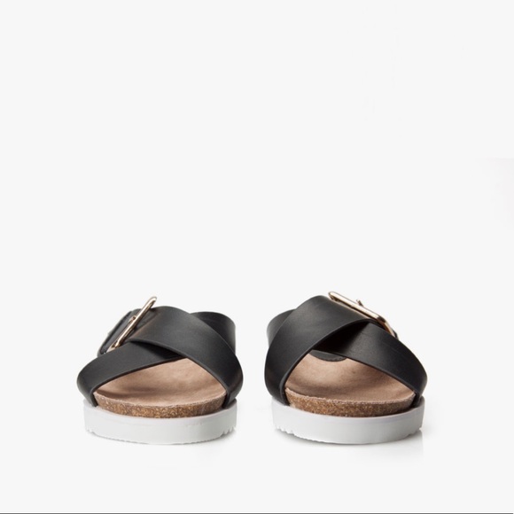 Distressed Oversized Buckle Lug Sole Sandals - Picture 7 of 8