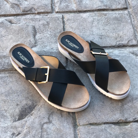 Distressed Oversized Buckle Lug Sole Sandals - Picture 3 of 8