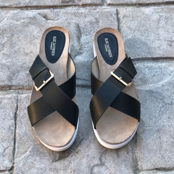 Distressed Oversized Buckle Lug Sole Sandals - Picture 2 of 8