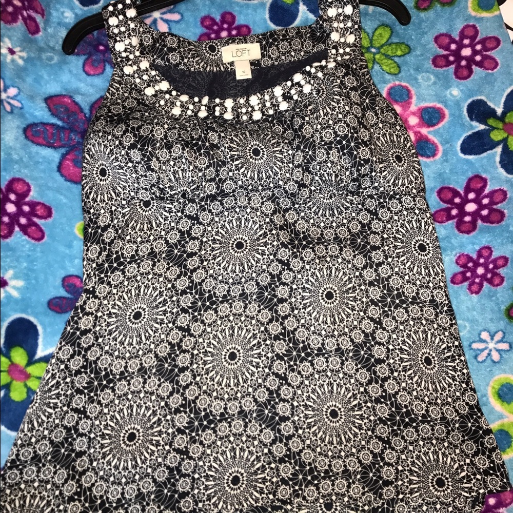 Fitted, beaded, tank top wth lining and side zip