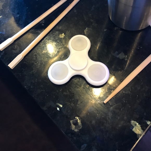 Light up fidget spinner - Picture 1 of 1
