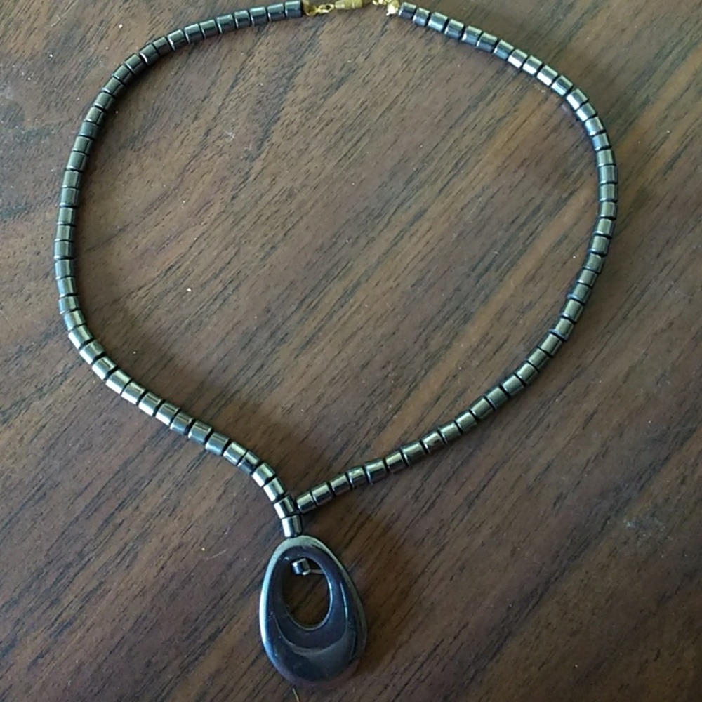 Chic black necklace