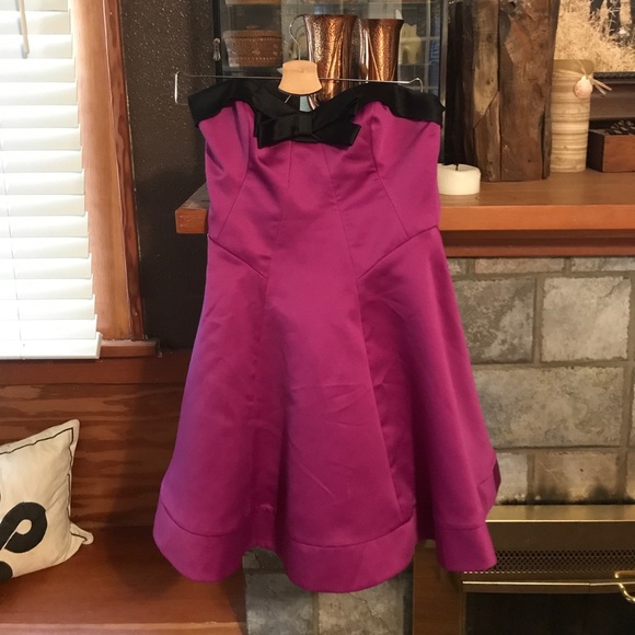 Dress - Picture 1 of 1