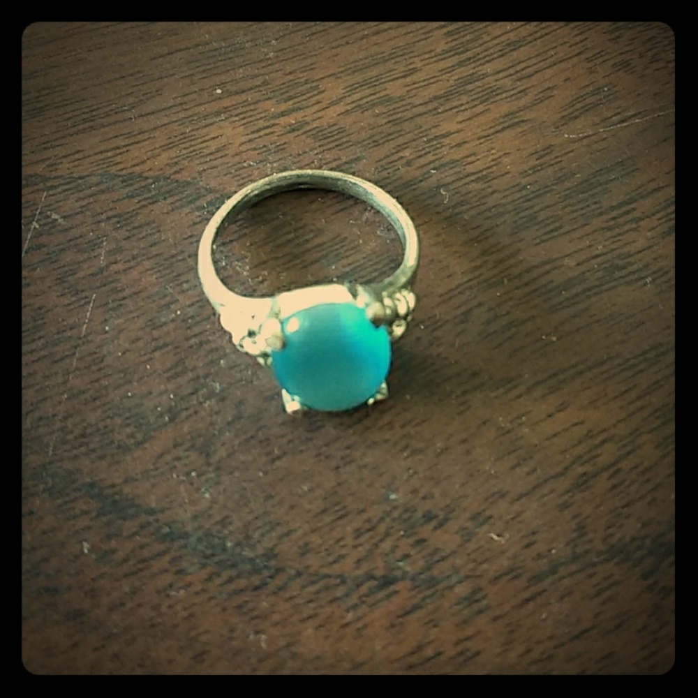 Chic blue stone ring
