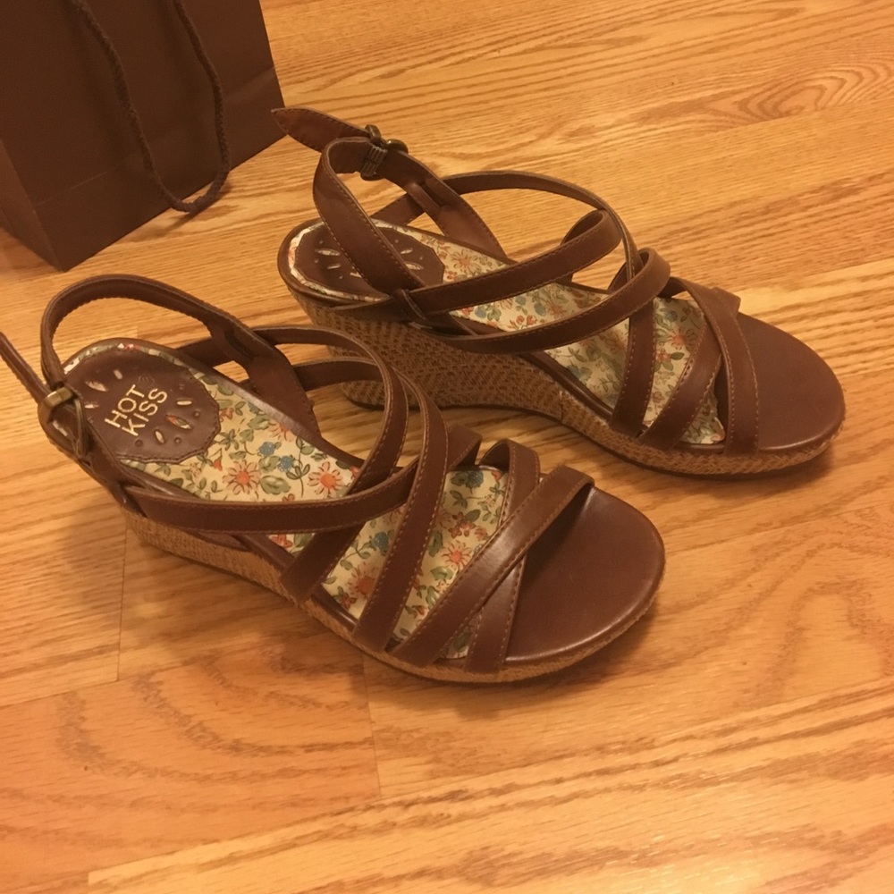 Hot Kiss Wedges