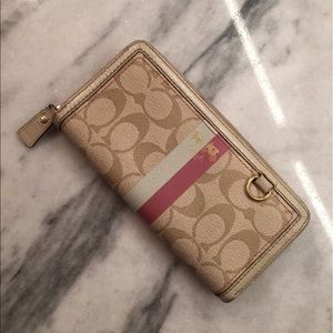 Coach Wallet 💖