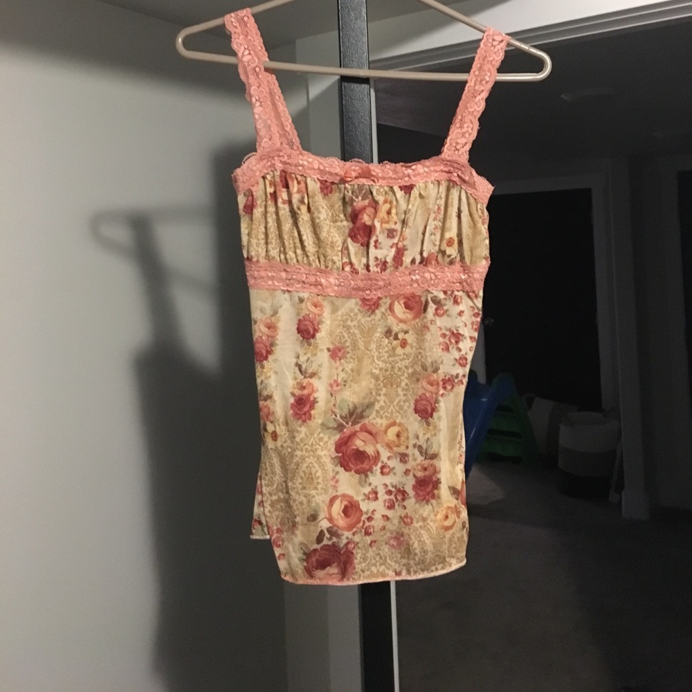 Cute floral print top