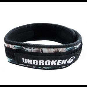 Unbroken designs: the palms 4 inch lifting belt