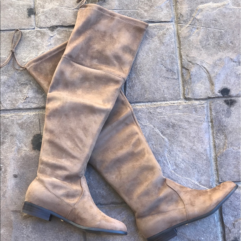 Flat Over-The-Knee Slouch Boot - Picture 6 of 7