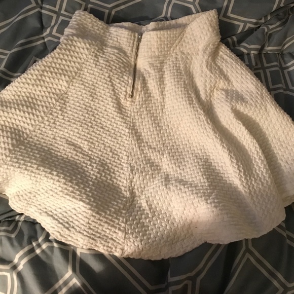 White waffle knit skirt - Picture 2 of 2