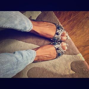 Designer Vince Camuto leather flats size 7 1/2