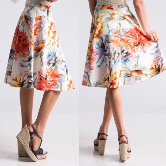 Floral Print Skirt - Picture 2 of 2