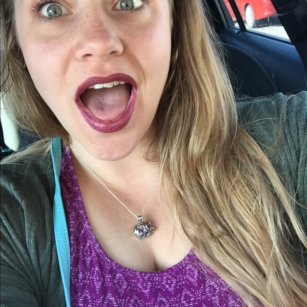 Meet your Posher, Carly